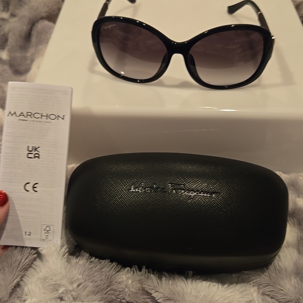 Salvatore Ferragamo Black Oversized Sunglasses Brand New in Case - Picture 8 of 11